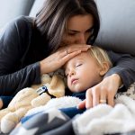 Продлят ли трудовой отпуск, если в это время работник ушел на больничный с ребенком?