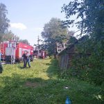 Сотрудники РОЧС совместно с населением и работниками сельсовета оказали помощь одиноко проживающим пенсионерам