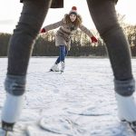 ОСВОД напоминает: катание на коньках по льду водоема – рискованное занятие