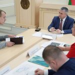 Председатель облисполкома Иван Крупко проводит прием граждан в Калинковичах