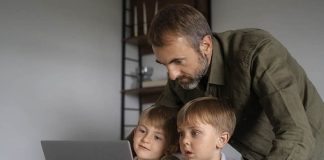 Памятка для родителей: 10 правил безопасности детей в интернете