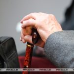 Размер пособия по уходу за человеком старше 80 лет или инвалидом I группы вырастет с 1 ноября