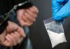 Признаки, по которым можно понять, что ребенок распространяет наркотики