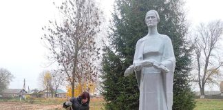 Отдельное внимание уделяется наведению порядка на мемориалах, воинских захоронениях, гражданских кладбищах