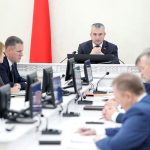 Вопрос благоустройства и наведения порядка на земле на примере Октябрьского района рассмотрели на аппаратном совещании под председательством губернатора Ивана Крупко