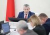 Расчистка улично-дорожной сети от снега и наледи – один из вопросов еженедельного аппаратного совещания под руководством председателя облисполкома Ивана Крупко