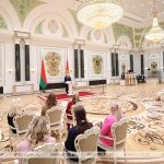 Едины в стремлении сделать страну лучше. Лукашенко в преддверии 8 Марта вручил женщинам госнаграды