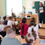 В преддверии каникул Буда-Кошелевские спасатели провели профилактические мероприятия в школах района