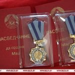 Лукашенко подписал указ о награждении 72 белорусок орденом Матери