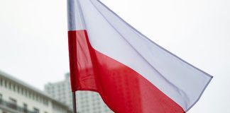 Польшу по-прежнему штормит