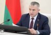 На еженедельном аппаратном совещании под руководством председателя облисполкома Ивана Крупко рассмотрели вопрос завершения весенних полевых работ