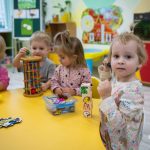 «Одно окно» или «Е-паслуга»: у родителей есть выбор, как записать ребенка в детский сад