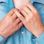 Белорусам рассказали, как бороться с повышенной потливостью в жару