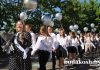 В добрый путь, выпускники! Трогательно, волнительно и празднично прошла сегодня торжественная линейка в СШ №1