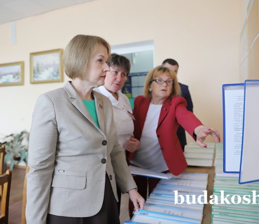 Член Совета Республики, председатель областного Совета депутатов Екатерина Зенкевич с рабочим визитом посетила Буда-Кошелевский район