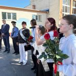 В большую дорогу жизни – с багажом знаний и теплотой сердец! В Бушевской школе на торжественной линейке звучали добрые слова и напутствия выпускникам