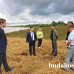 Министр сельского хозяйства и продовольствия Юрий Горлов работает сегодня на Гомельщине. Первая точка в маршруте — хозяйства Буда-Кошелевского района