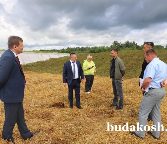 Министр сельского хозяйства и продовольствия Юрий Горлов работает сегодня на Гомельщине. Первая точка в маршруте — хозяйства Буда-Кошелевского района