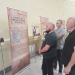 Будакошелевцы знакомятся с передвижкой выставкой «85 лет Подвигу»