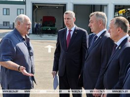 Лукашенко: райагросервисы должны стать опорными пунктами для отечественных производителей техники