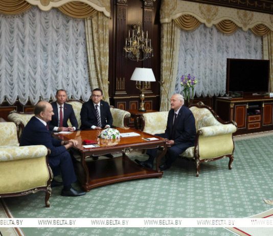 Лукашенко встретился с лидером КПРФ Зюгановым