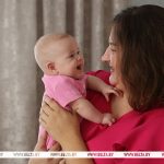 Размер пособия по уходу за ребенком до 3 лет привяжут к реальным доходам получателя. Лукашенко идею поддержал