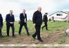 «Такого быть не должно». Александр Лукашенко начал рабочую поездку в Шкловский район с жесткой критики