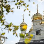 Православные верующие празднуют Рождество Пресвятой Богородицы
