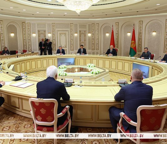 Александр Лукашенко ставит задачу во что бы то ни стало преодолеть планку в $1 млрд в торговле с Брянской областью