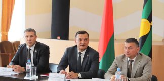 Информационно-пропагандистские группы райисполкома и райсовета встретились с трудовыми коллективами