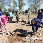 В их честь зацветут яблони
