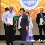 Хлеборобов поздравила председатель районной профсоюзной организации Белорусского профсоюза работников агропромышленного комплекса Валентина Ксензова